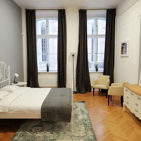Filinhome Zmaj Jovina Suite Novi Sad Exterior foto