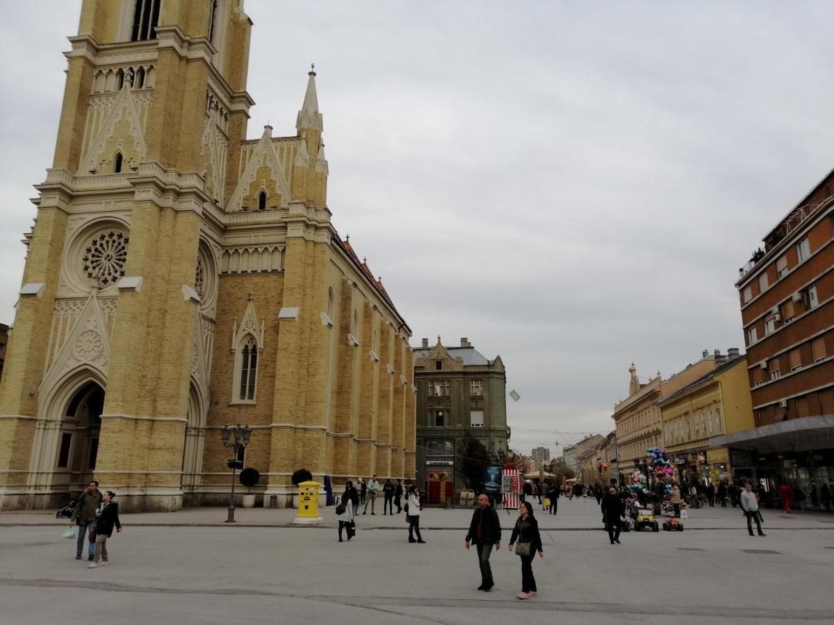 Filinhome Zmaj Jovina Suite Novi Sad Exterior foto