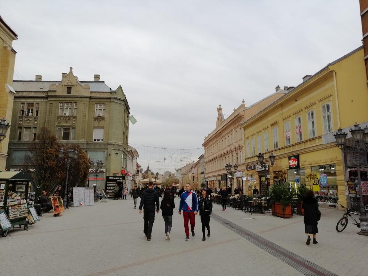 Filinhome Zmaj Jovina Suite Novi Sad Exterior foto