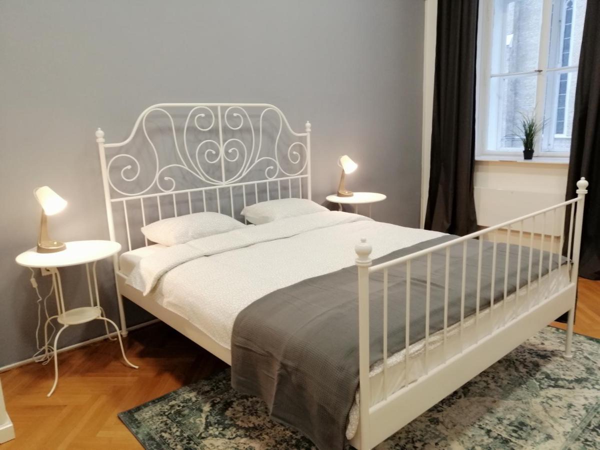 Filinhome Zmaj Jovina Suite Novi Sad Exterior foto